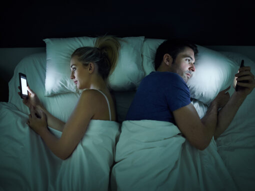 7 Impacts of Social Media on a Relationships